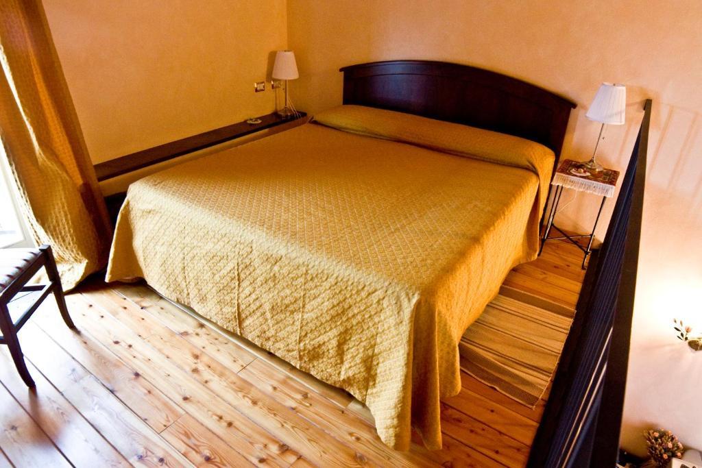 Locanda La Casetta Angera Habitación foto