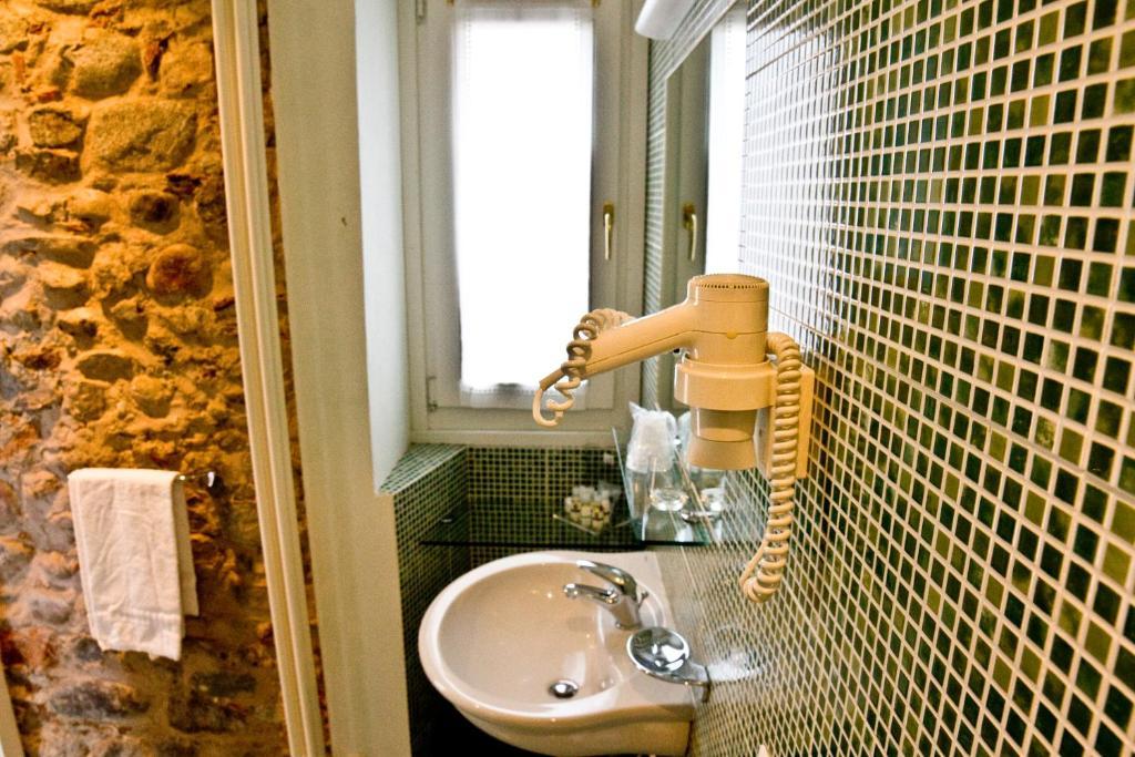 Locanda La Casetta Angera Habitación foto