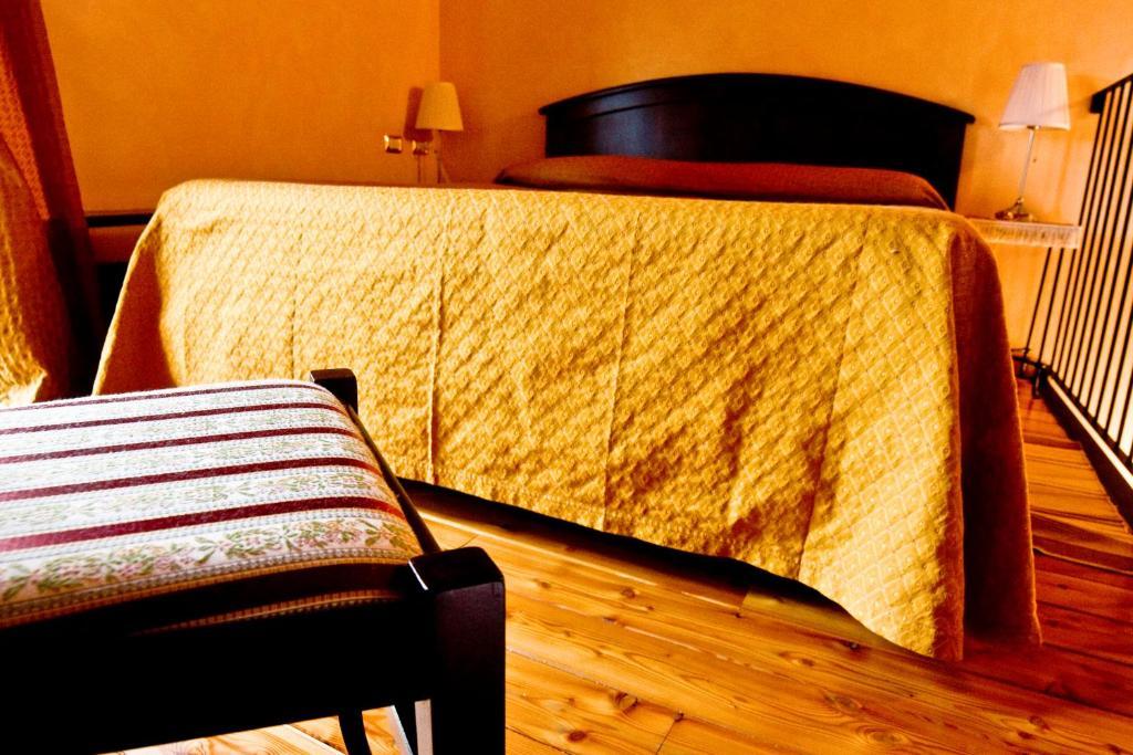 Locanda La Casetta Angera Habitación foto